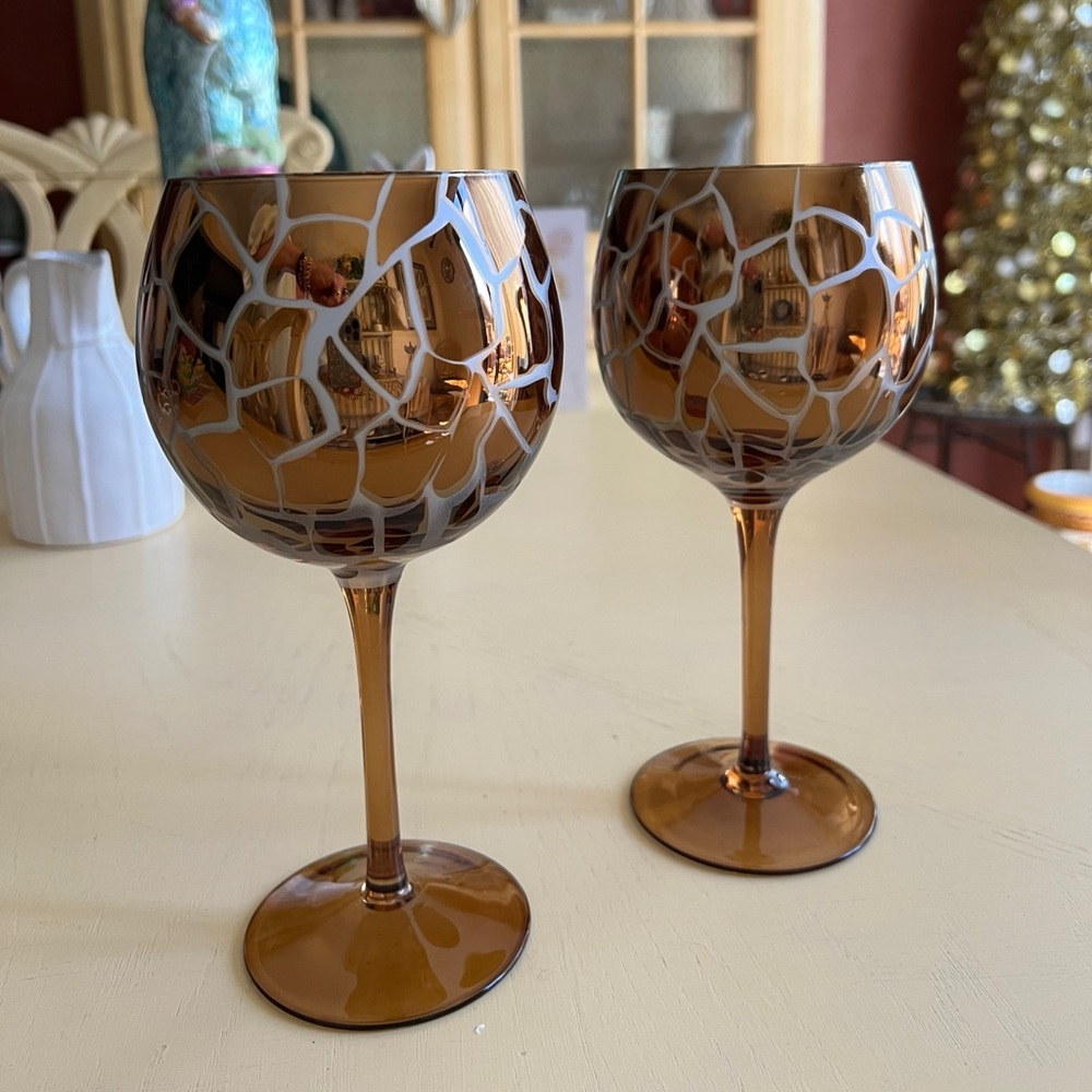 Two Safari-Inspired Giraffe Print Wine Glasses - Picture 3 of 5